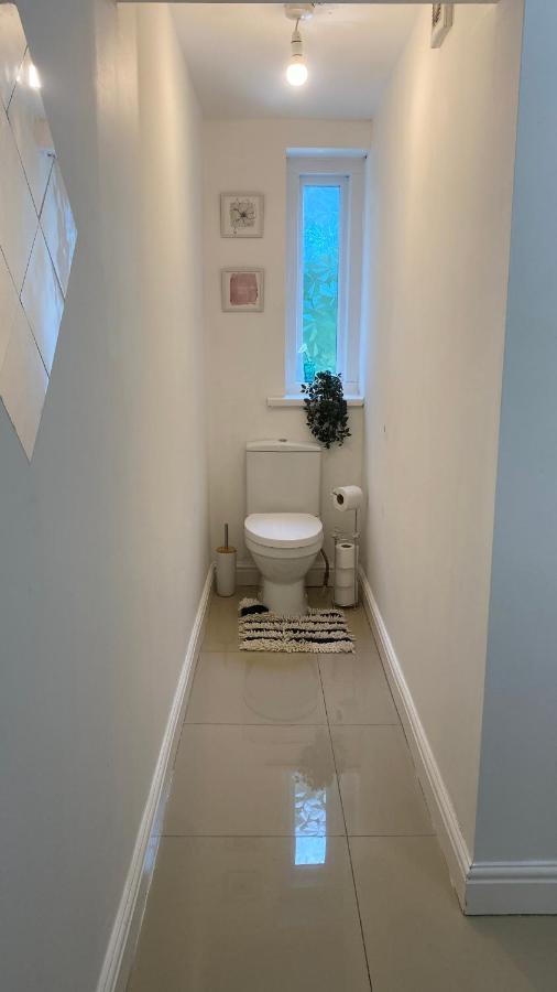 Bv Cosy Studio Eleven At Deighton Huddersfield Apartment ภายนอก รูปภาพ